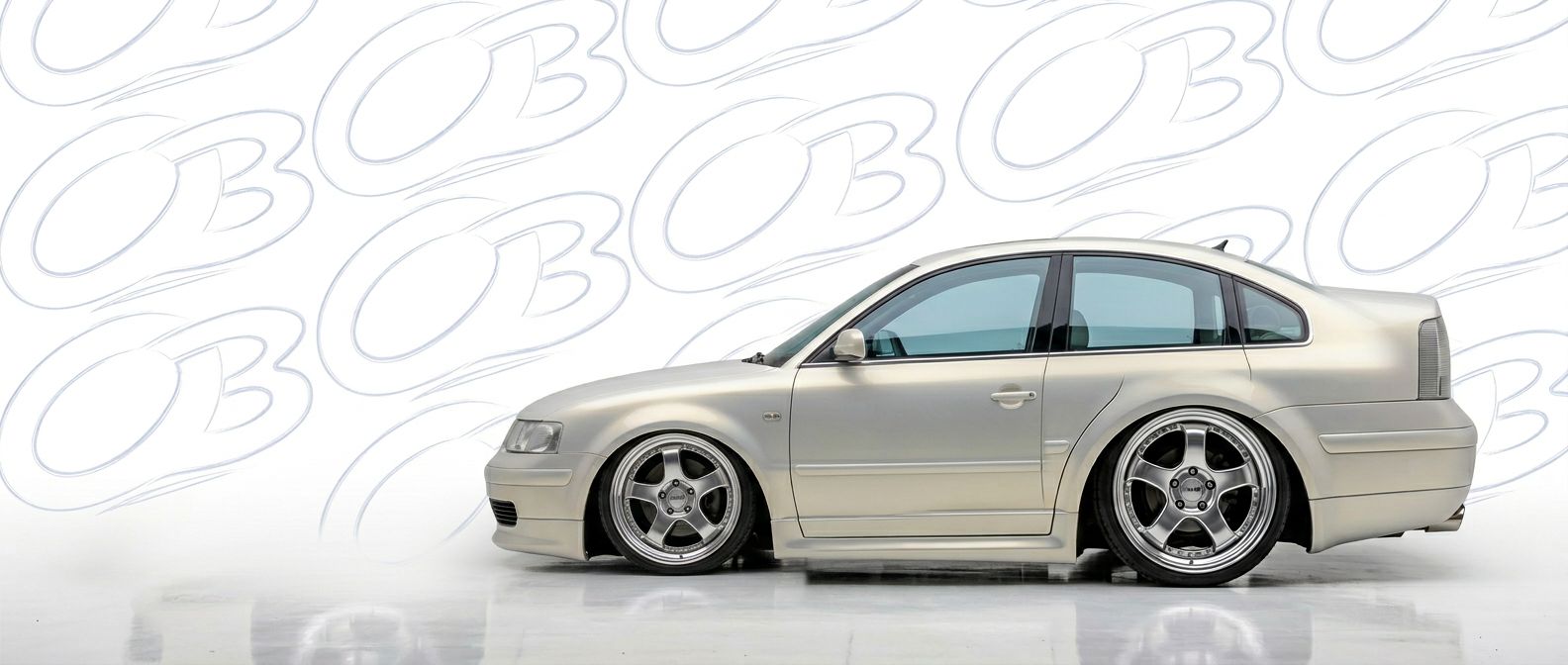 Detailed view of 1999 Volkswagen Passat 1999 featuring lightweight, durable construction.