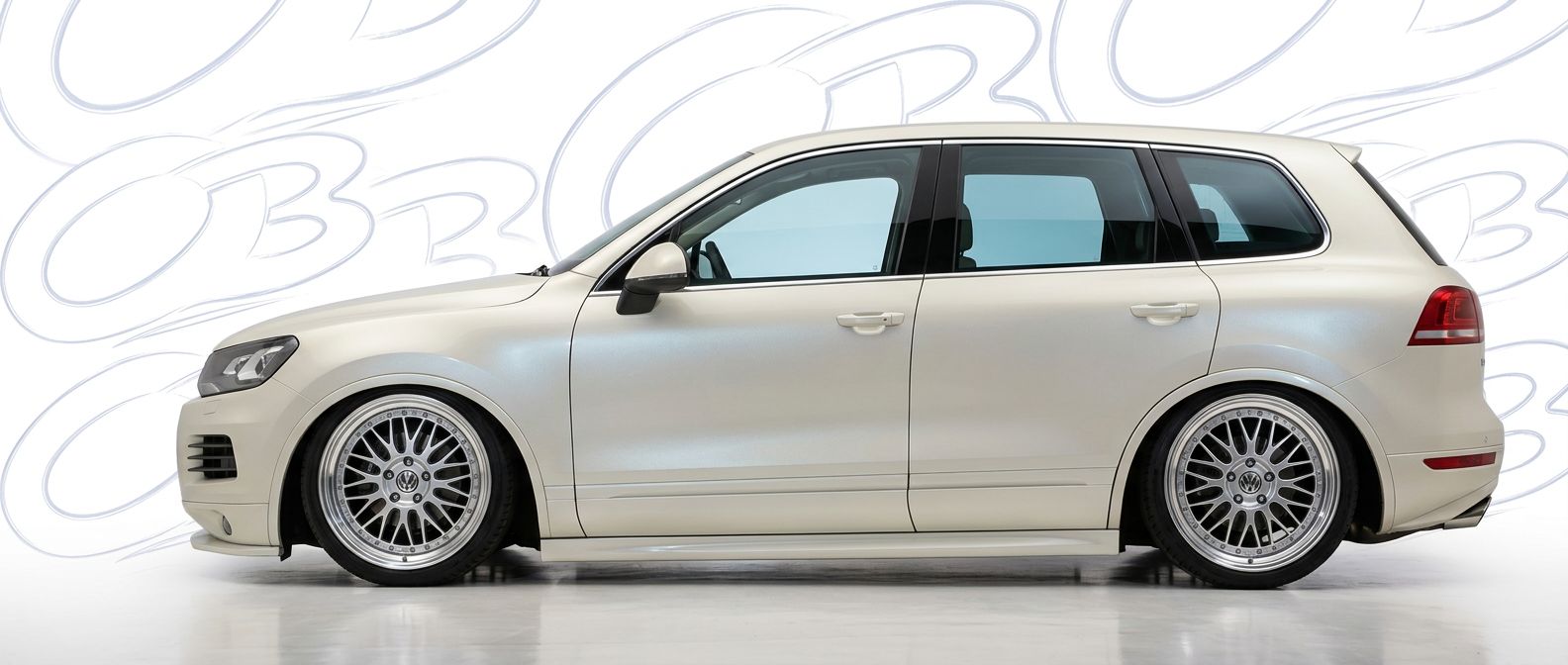 Detailed view of  Volkswagen Touareg Touareg featuring lightweight, durable construction.