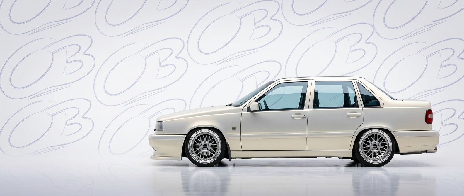 Detailed view of 1993 Volvo 850 1993 featuring lightweight, durable construction.