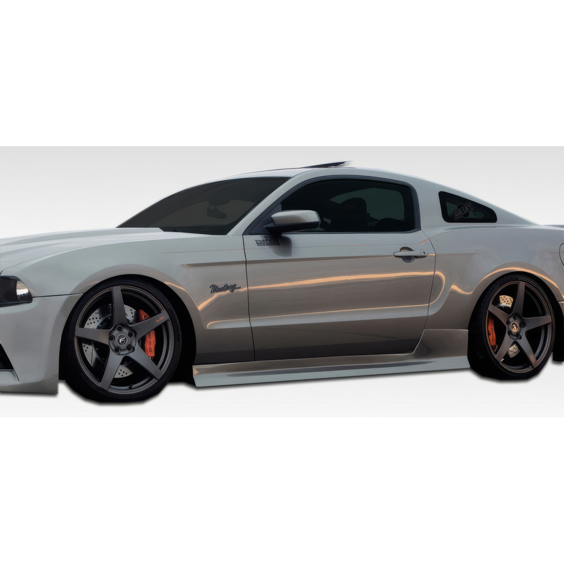 All kind of body kits for Ford Mustang 2005. Exterior/Side Skirts 