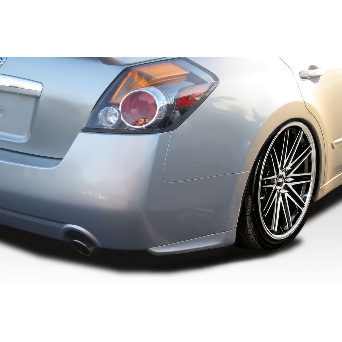 All kind of body kits for Nissan Altima 2007. Exterior/Rear Bumpers or Lips 