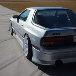 Mazda RX7 1986-1991 b > Style 1 Piece Polyurethane Rear Bumper image - 6