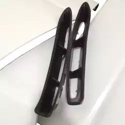 FRP GT3-XL Fender Vent Trim (front) 2pc > Chevrolet Corvette (C6) 2005-2013 image - 1